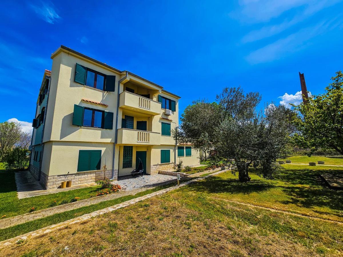 Aenona Sea View Apartments Нин Экстерьер фото