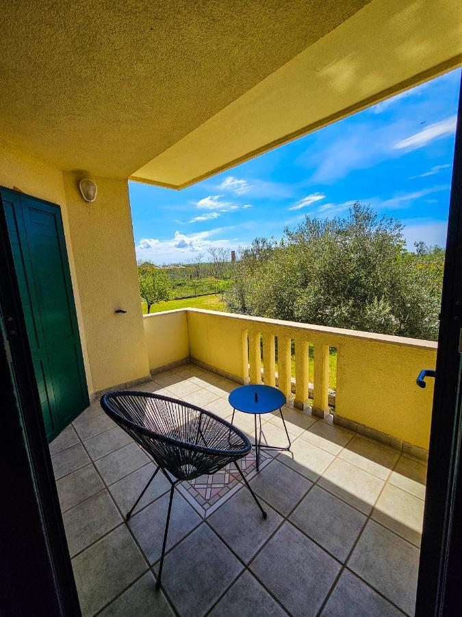 Aenona Sea View Apartments Нин Экстерьер фото